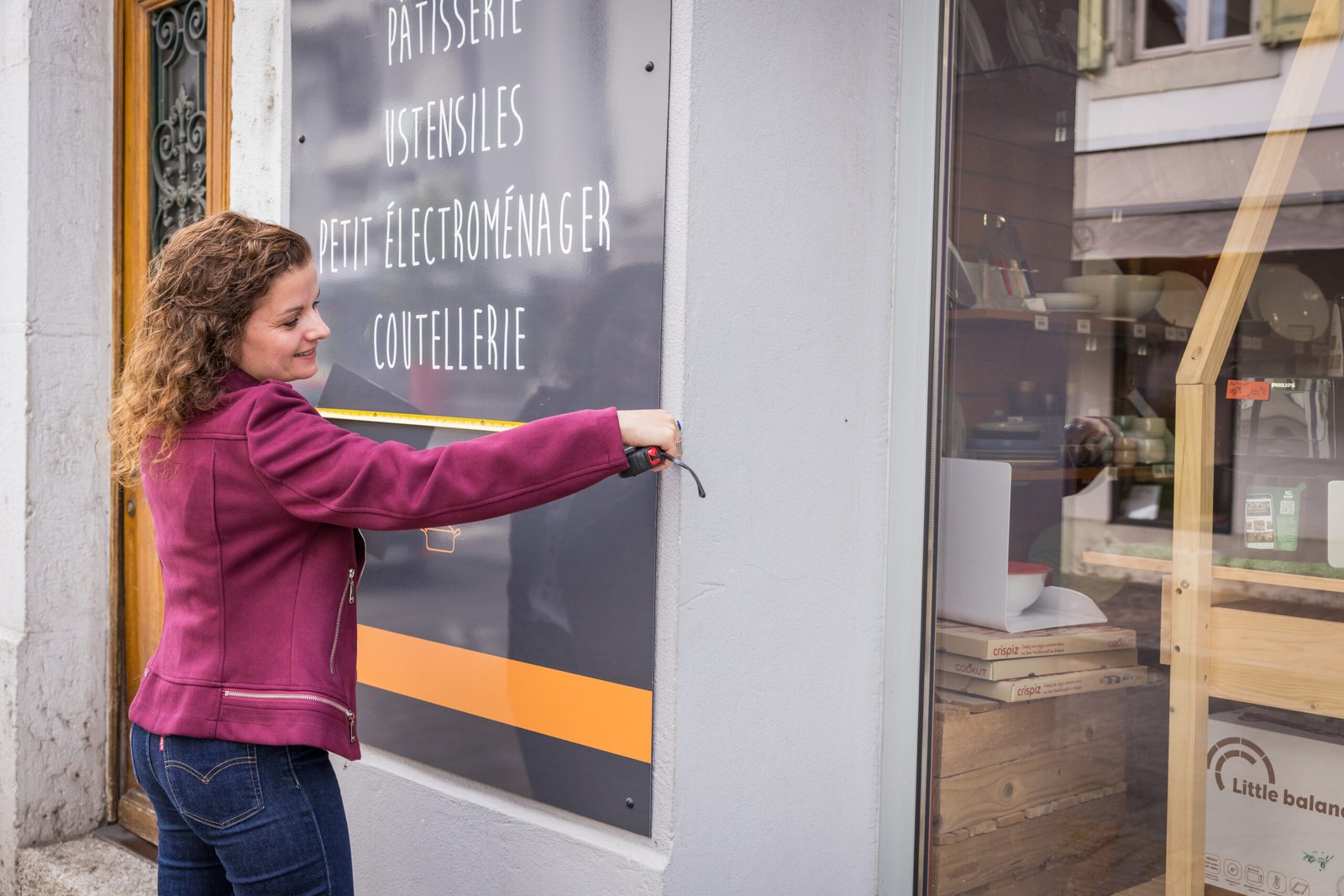 Panneaux, communication événementielle, référencement, supports imprimés, marketing digital, logo, signalétique, site web, identité visuelle, création de contenu, publicité, enseigne, réseaux sociaux, stratégie de communication, design graphique, site internet, supports de communication.